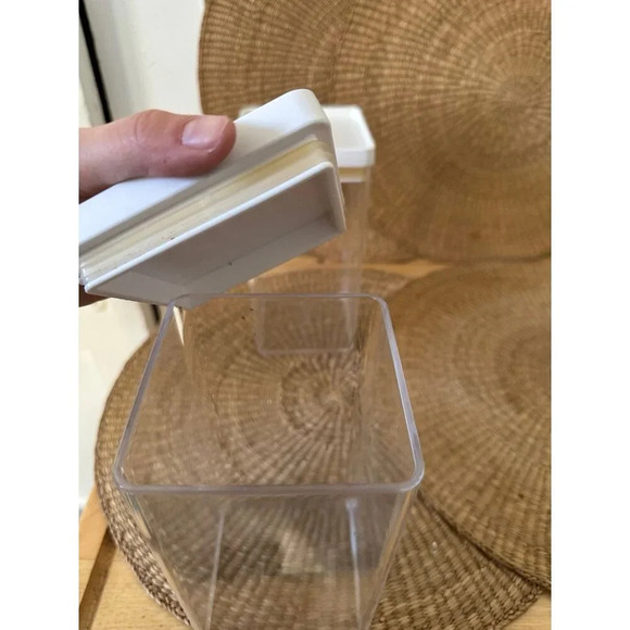 Set of two tall Rectangular sealable food storage - Picture 7 of 7